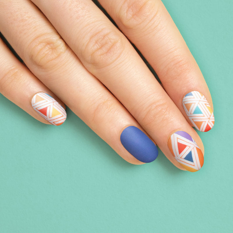 Illusion 12 ✦ Nail Stamping Plate